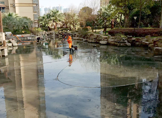 绥江景观池淤泥清理